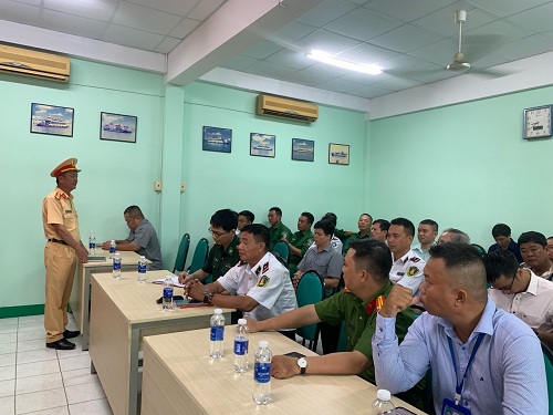 Đại diện VV88vip link truy cập ĐTNĐ số 1 phối hợp với Trạm Cảnh sát đường thủy  Phú Xuân tổ chức Hội nghị tuyên truyền Luật Trang Chủ · Tải app Android · Tải app iphone ĐTNĐ